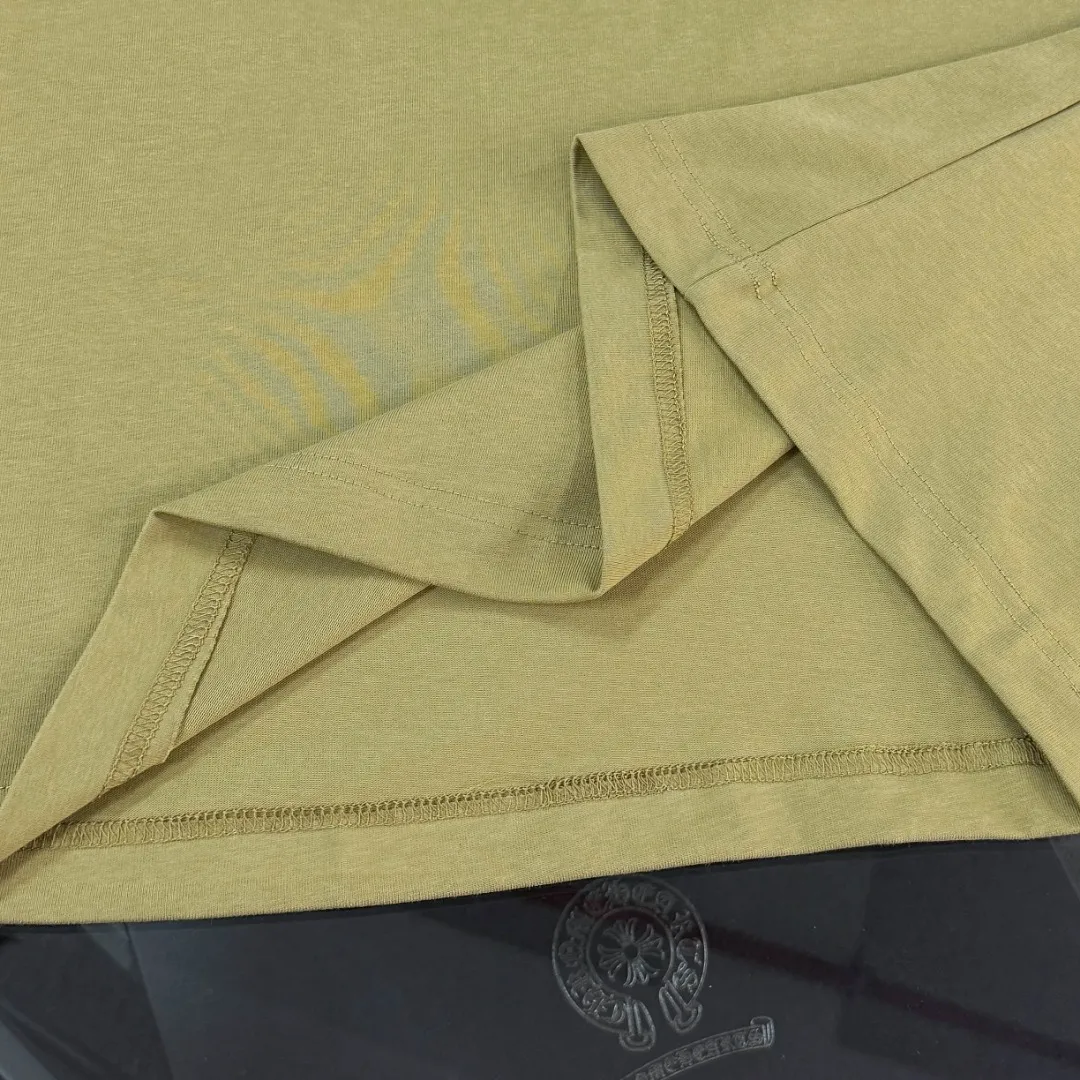 P180 Chrome hearts 25 high version fabrics made of 300 grams of high-density cotton, no deformation, no shrinkage, complete with three labels, same style for men and women, process; printing + denim patch embroidery process + original metal label Color: black white khaki SIZE: S-XL